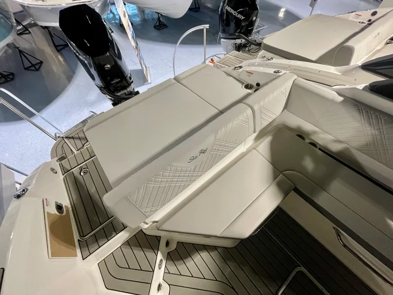 Slide: The Image of Sea Ray SDX 270 Outboard 2026 - 4