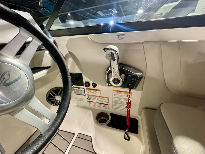 Slide: The Image of Sea Ray SDX 270 Outboard 2026 - 9