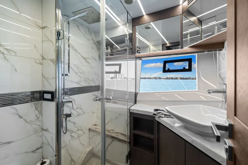 Slide: The Image of Galeon 680 FLYBRIDGE 2020 - 43