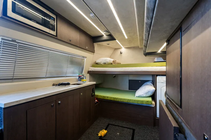 Slide: The Image of Galeon 680 FLYBRIDGE 2020 - 75