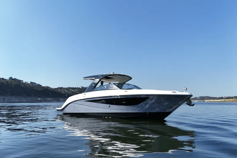 Slide: The Image of Sea Ray 400 SLX 2024 - 3