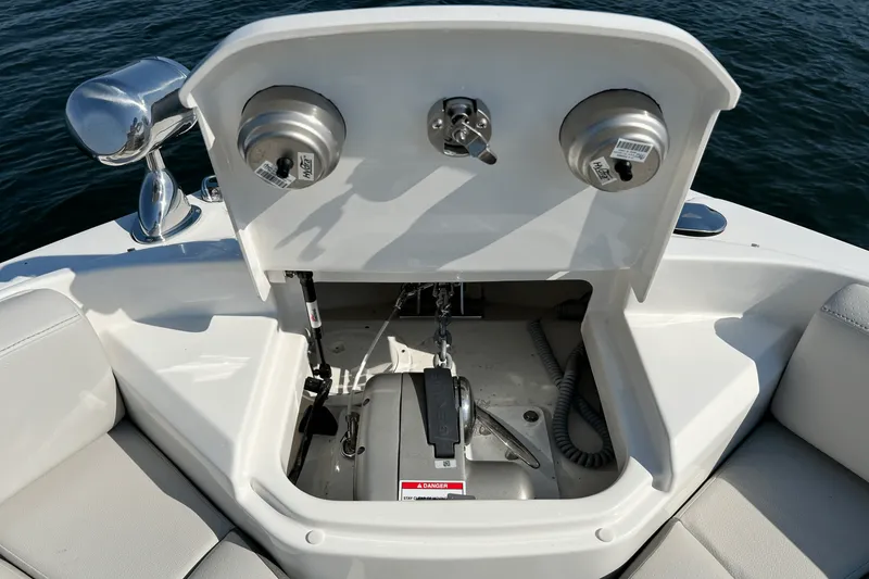 Slide: The Image of Sea Ray 400 SLX 2024 - 54