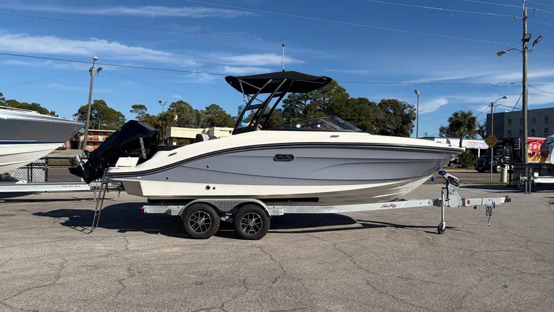The Image of Sea Ray SPX 210 Outboard 2026 - 0