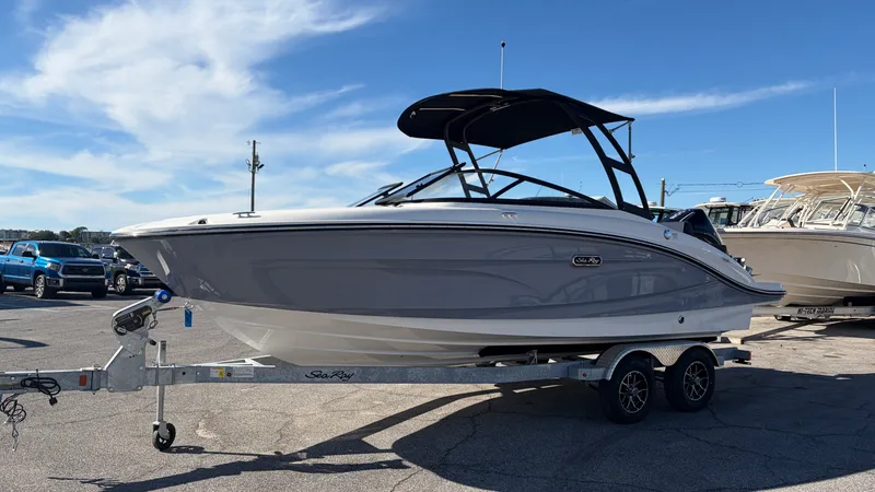 Slide: The Image of Sea Ray SPX 210 Outboard 2026 - 4