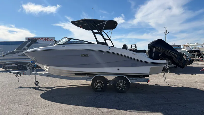 Slide: The Image of Sea Ray SPX 210 Outboard 2026 - 5