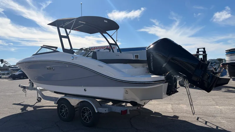 Slide: The Image of Sea Ray SPX 210 Outboard 2026 - 6