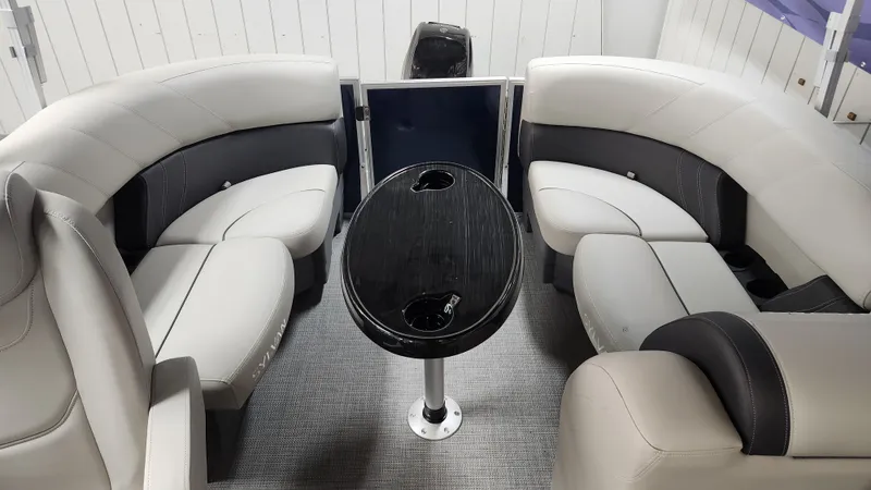 Slide: The Image of Sylvan MIRAGE 820 2026 - 14