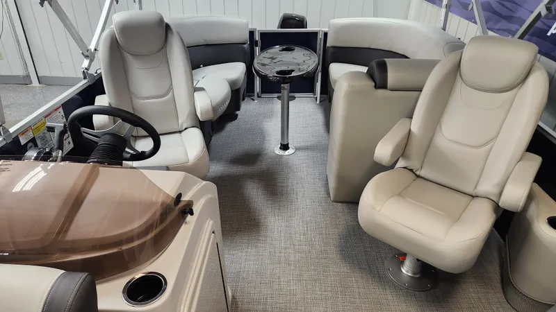 Slide: The Image of Sylvan MIRAGE 820 2026 - 12