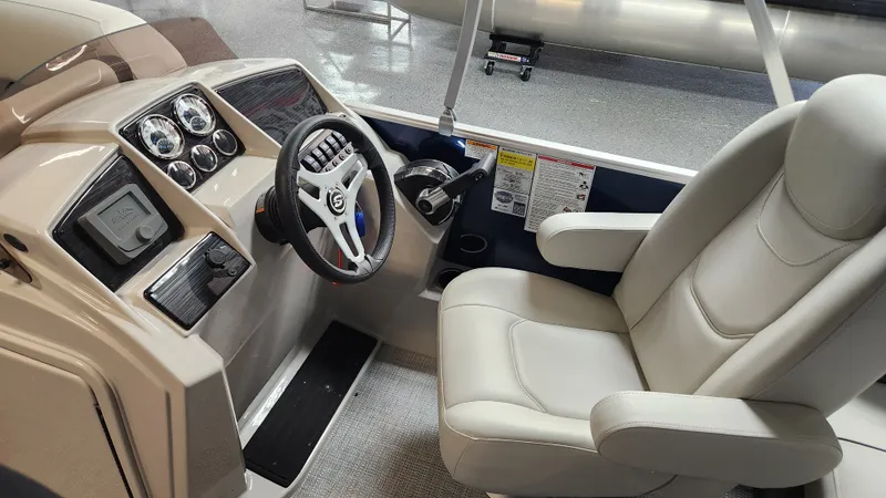 Slide: The Image of Sylvan MIRAGE 820 2026 - 15