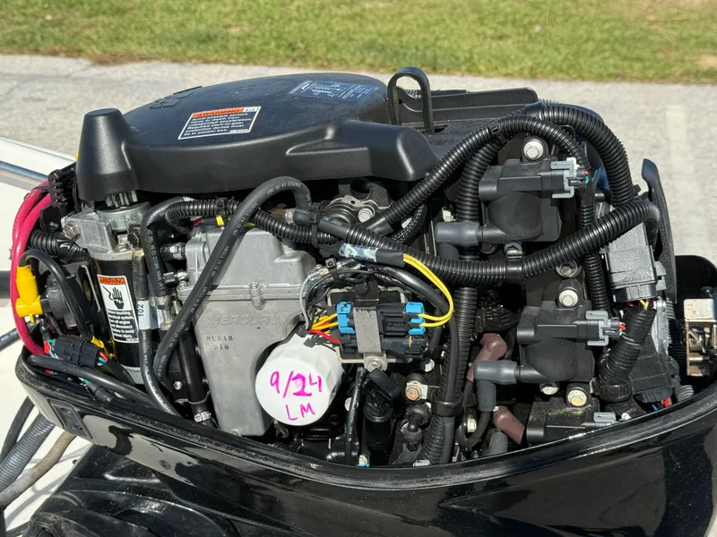 Slide: The Image of Boston Whaler 130 SS 2014 - 12