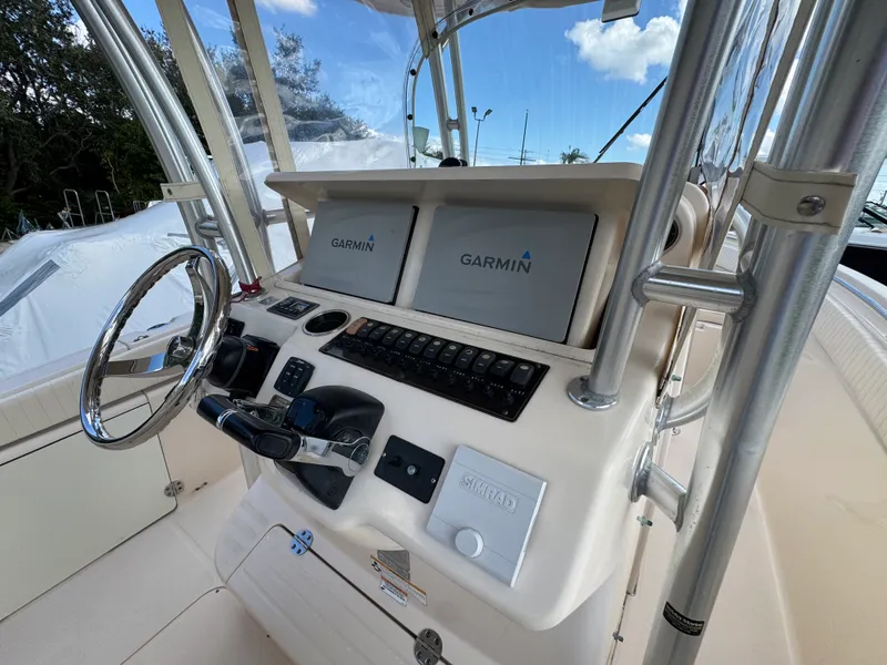 Slide: The Image of Grady-White 283 CANYON 2012 - 18