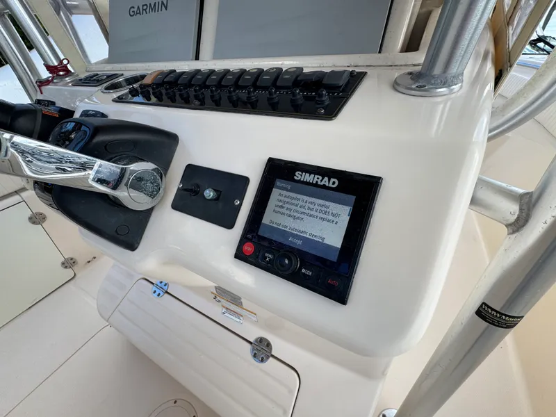 Slide: The Image of Grady-White 283 CANYON 2012 - 21