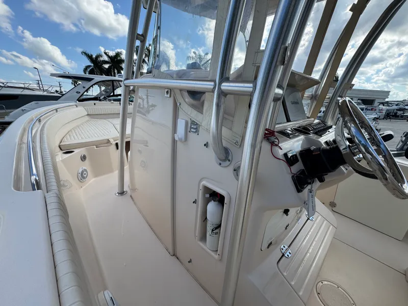 Slide: The Image of Grady-White 283 CANYON 2012 - 23