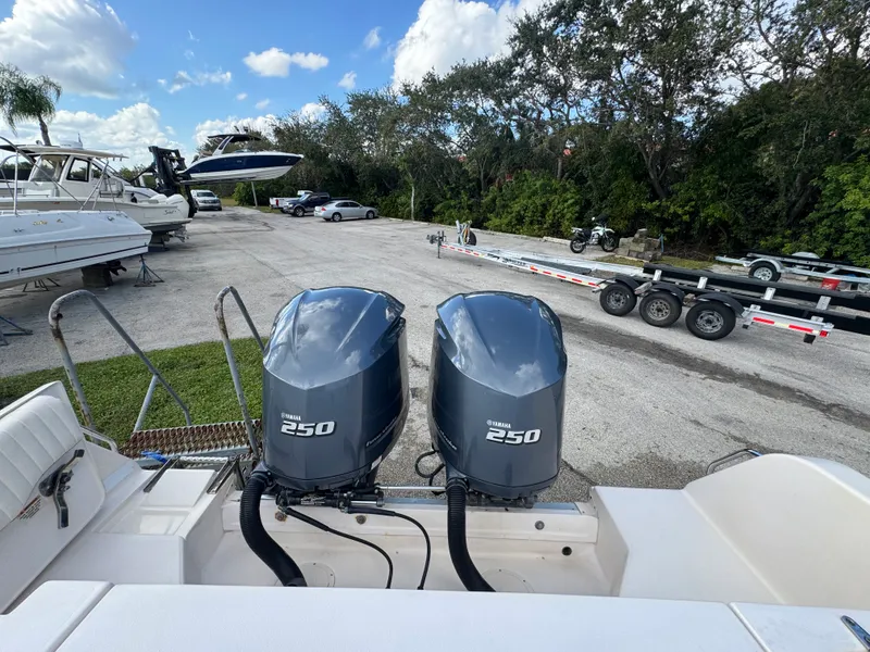 Slide: The Image of Grady-White 283 CANYON 2012 - 8