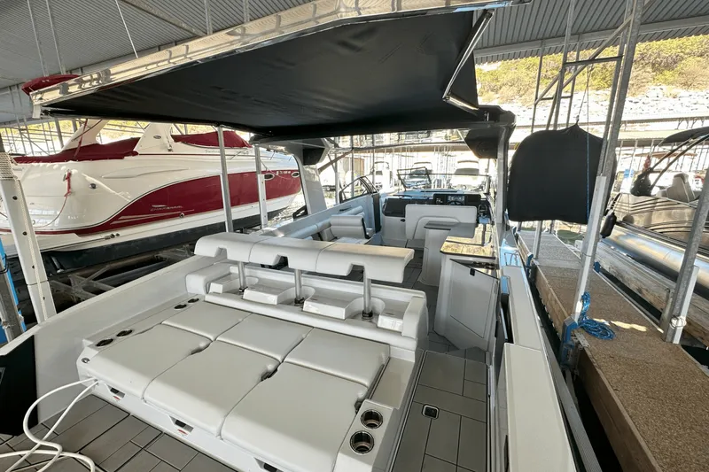 Slide: The Image of Aviara AV36 2022 - 10