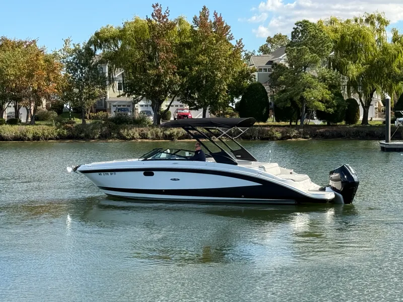 Slide: The Image of Sea Ray SDX 270 Outboard 2022 - 10