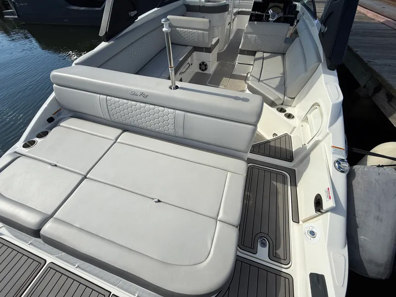 Slide: The Image of Sea Ray SDX 270 Outboard 2022 - 14