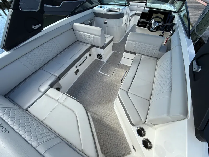 Slide: The Image of Sea Ray SDX 270 Outboard 2022 - 16