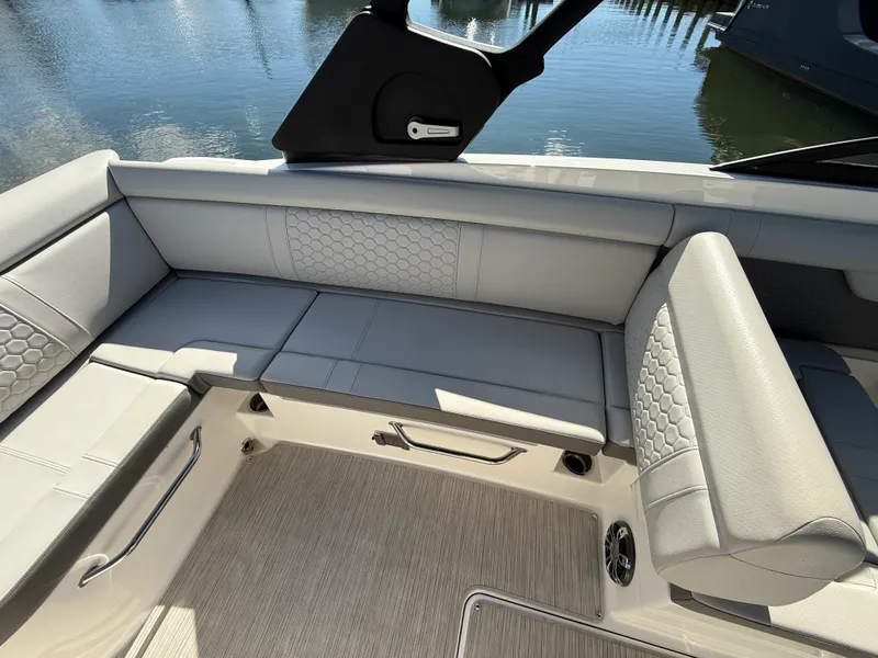 Slide: The Image of Sea Ray SDX 270 Outboard 2022 - 21