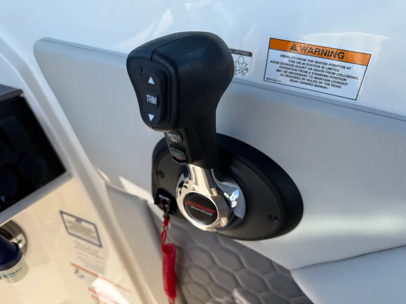 Slide: The Image of Sea Ray SDX 270 Outboard 2022 - 27