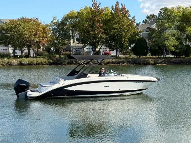 Slide: The Image of Sea Ray SDX 270 Outboard 2022 - 3