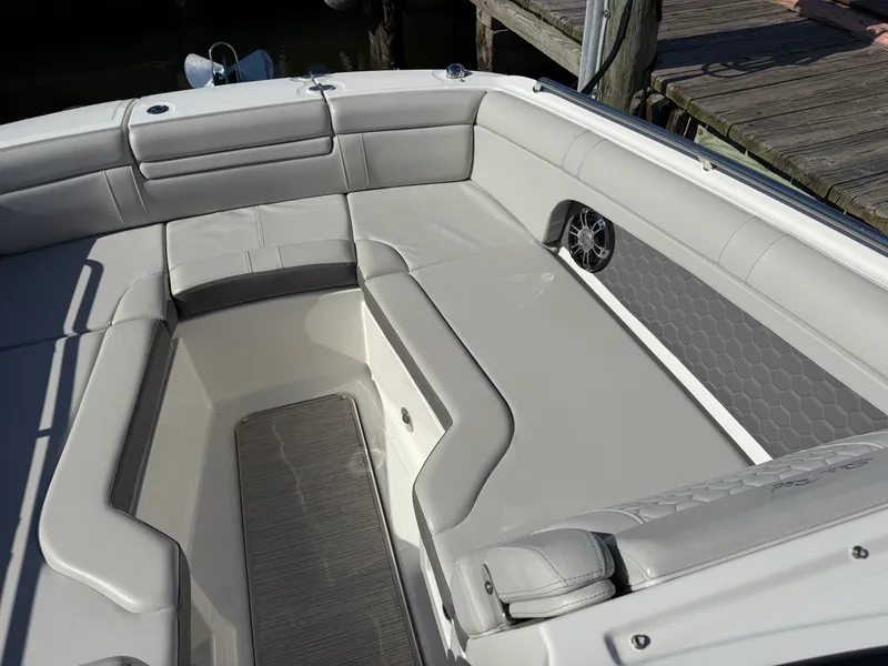 Slide: The Image of Sea Ray SDX 270 Outboard 2022 - 30