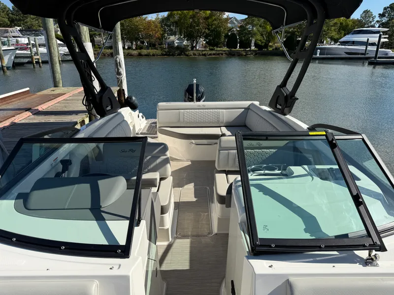 Slide: The Image of Sea Ray SDX 270 Outboard 2022 - 35