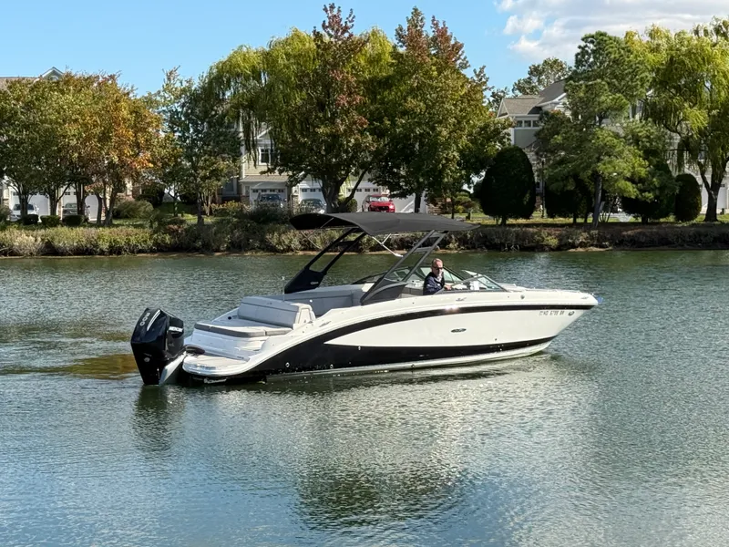 Slide: The Image of Sea Ray SDX 270 Outboard 2022 - 5