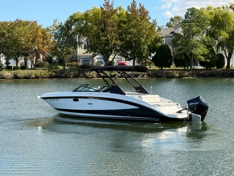 Slide: The Image of Sea Ray SDX 270 Outboard 2022 - 9