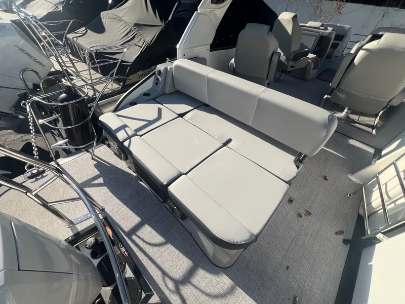 Slide: The Image of Harris 270 GM 2025 - 16