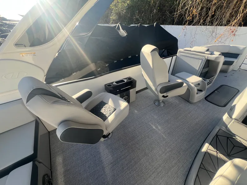 Slide: The Image of Harris 270 GM 2025 - 9