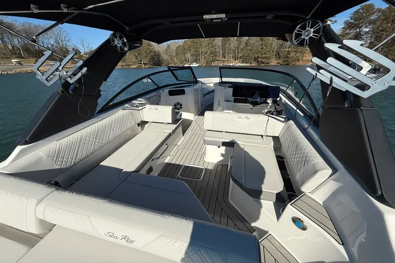 Slide: The Image of Sea Ray SDX 250 Surf 2025 - 10