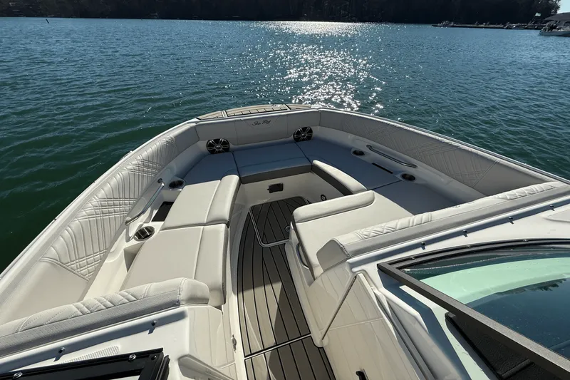 Slide: The Image of Sea Ray SDX 250 Surf 2025 - 13