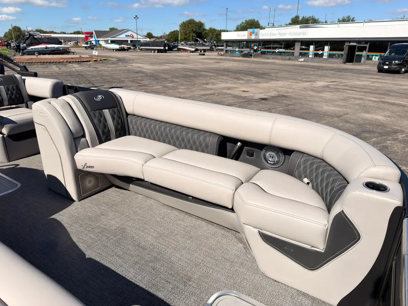 Slide: The Image of Barletta Lusso 25 U 2026 - 11
