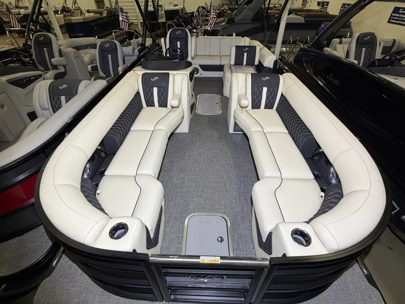 Slide: The Image of Barletta Lusso 25 U 2026 - 12