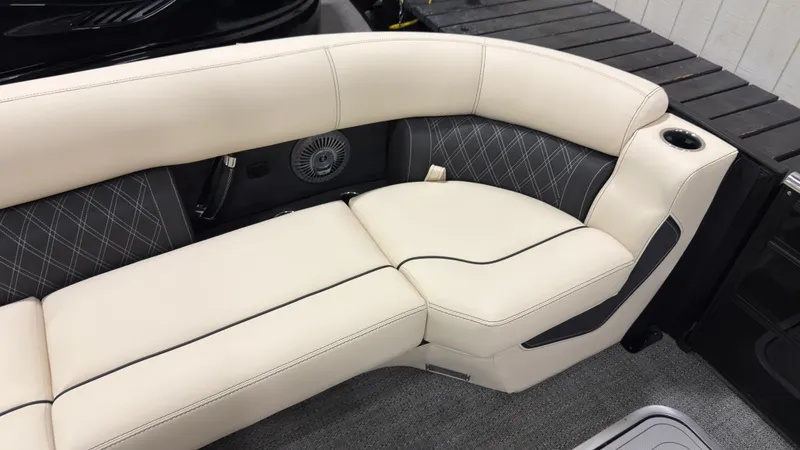 Slide: The Image of Barletta Lusso 25 U 2026 - 4