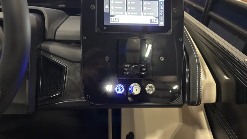 Slide: The Image of Barletta Lusso 25 U 2026 - 24