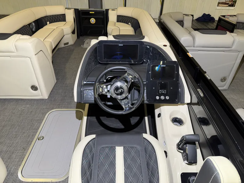 Slide: The Image of Barletta Lusso 25 U 2026 - 35
