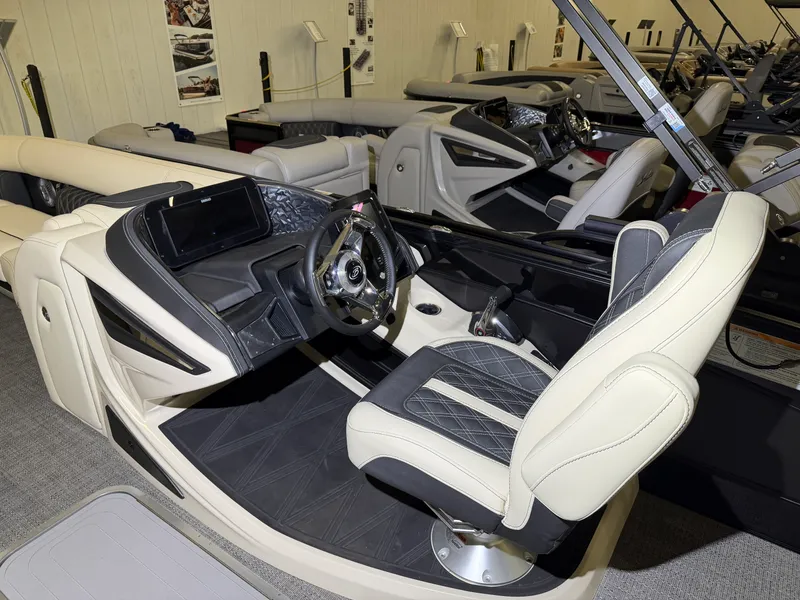 Slide: The Image of Barletta Lusso 25 U 2026 - 34