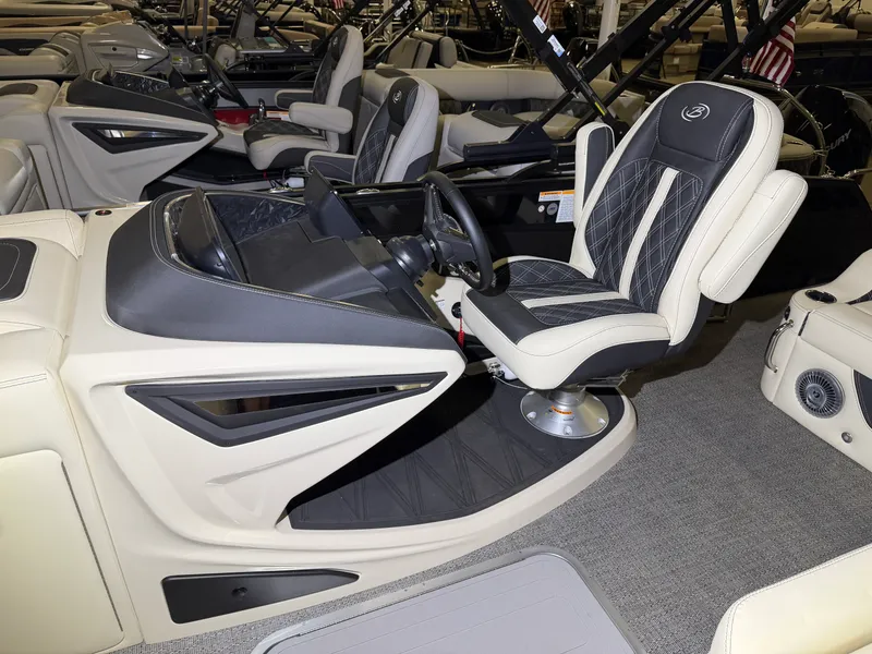 Slide: The Image of Barletta Lusso 25 U 2026 - 33