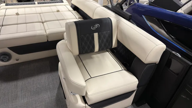 Slide: The Image of Barletta Lusso 25 U 2026 - 9