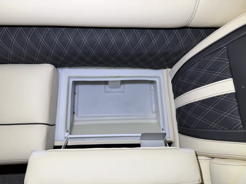 Slide: The Image of Barletta Lusso 25 U 2026 - 16