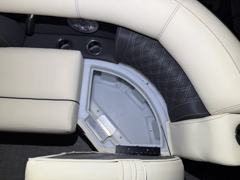 Slide: The Image of Barletta Lusso 25 U 2026 - 19
