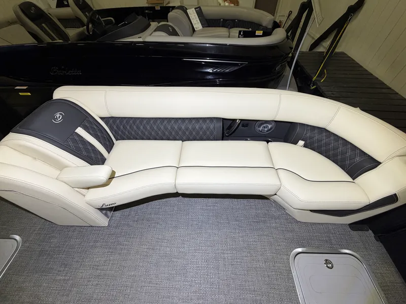 Slide: The Image of Barletta Lusso 25 U 2026 - 18