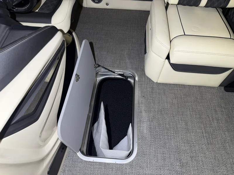Slide: The Image of Barletta Lusso 25 U 2026 - 53