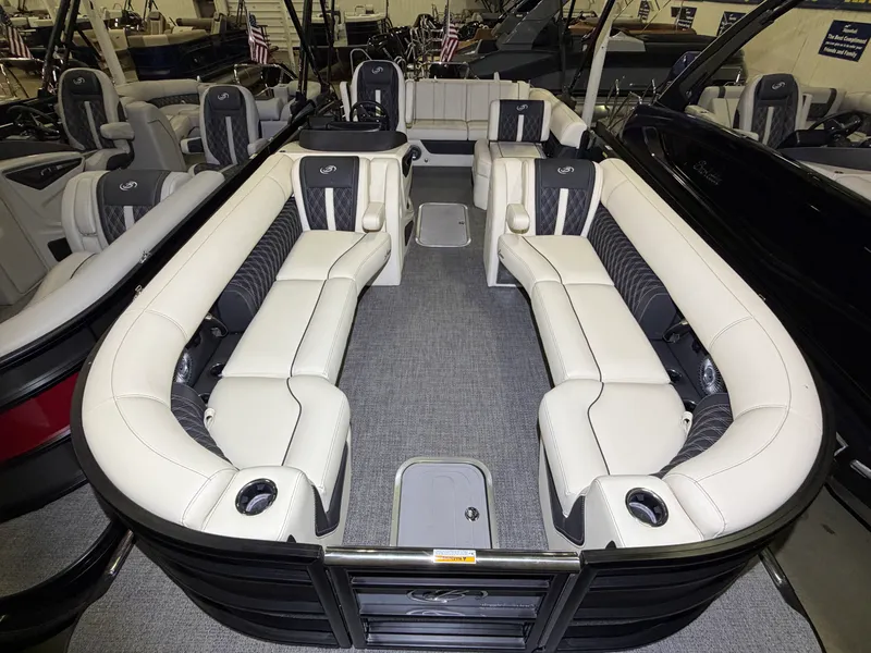 Slide: The Image of Barletta Lusso 25 U 2026 - 11