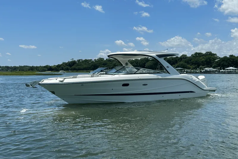 The Image of Sea Ray 310 SLX OUTBOARD 2022 - 0