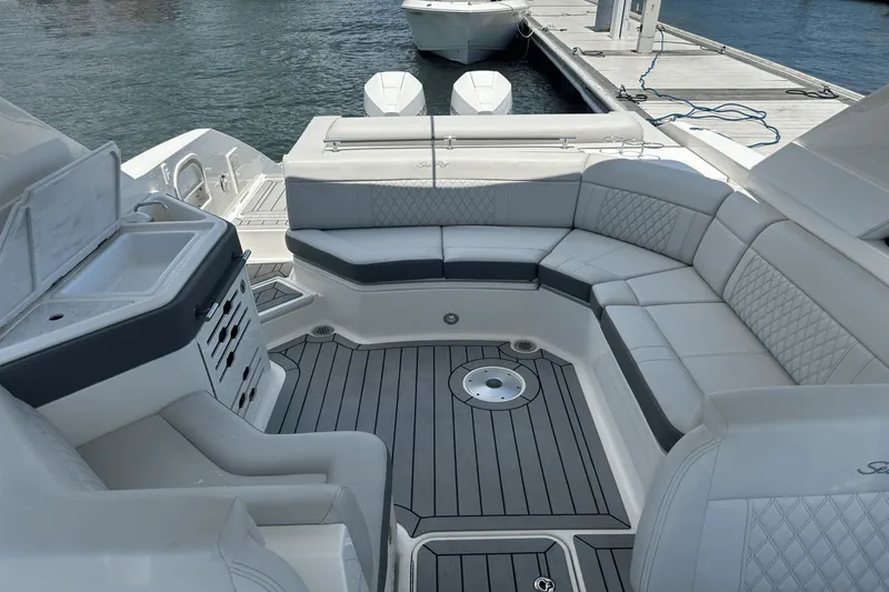 Slide: The Image of Sea Ray 310 SLX OUTBOARD 2022 - 13