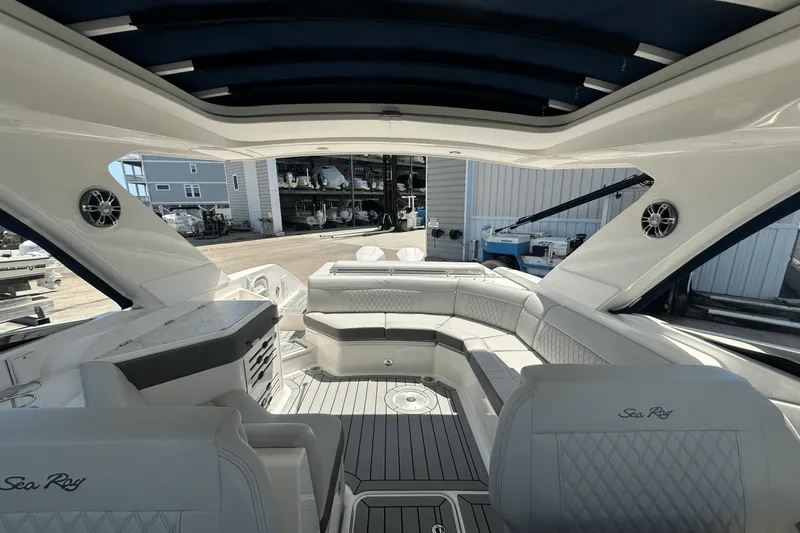 Slide: The Image of Sea Ray 310 SLX OUTBOARD 2022 - 28