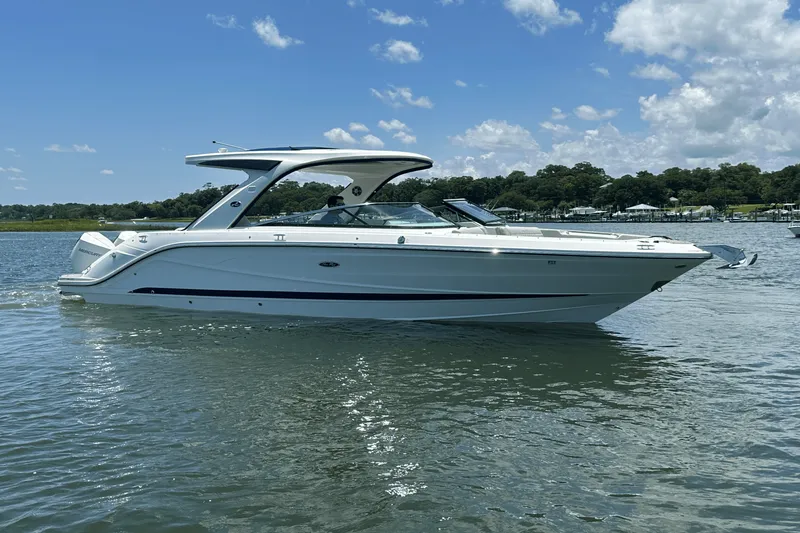 Slide: The Image of Sea Ray 310 SLX OUTBOARD 2022 - 3